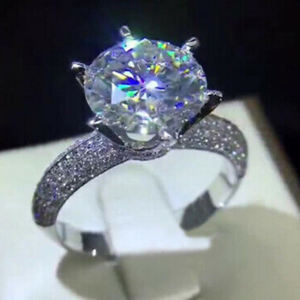 New 925 Silver Round Cut White Sapphire Ring